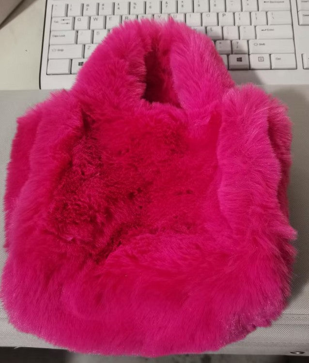Pluizige teddy tas met kettinghengsel