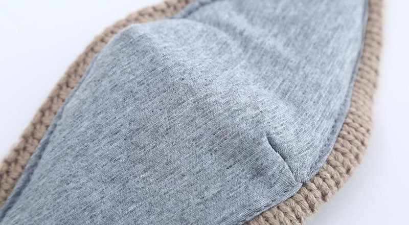 Gebreide muts met mondkap en nekwarmer