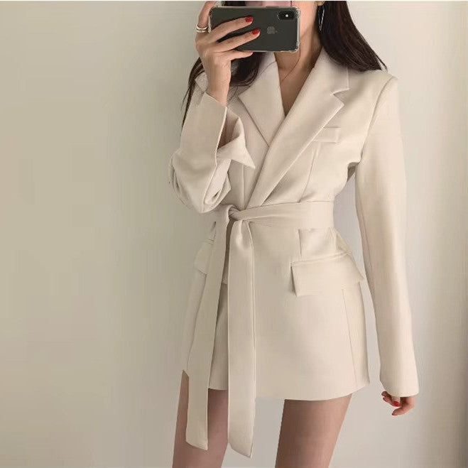 Dames Blazer met Strikceintuur en Getailleerd Model