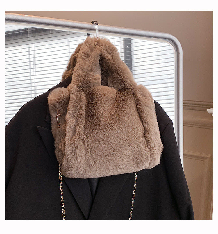 Pluizige teddy tas met kettinghengsel